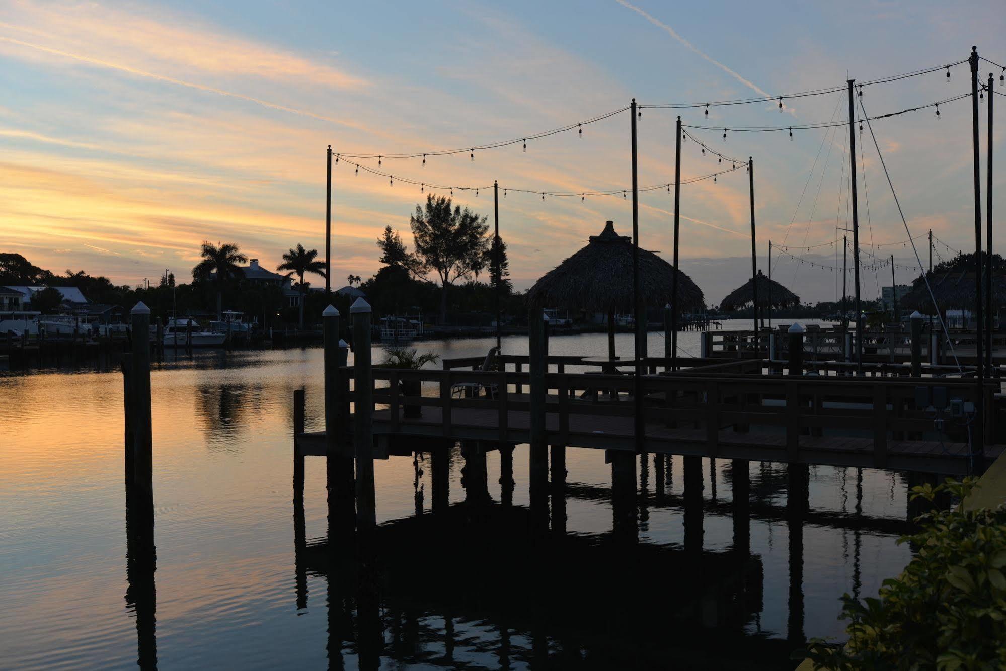 Bay Palms Waterfront Resort - Hotel And Marina เซนต์พีทบีช ภายนอก รูปภาพ