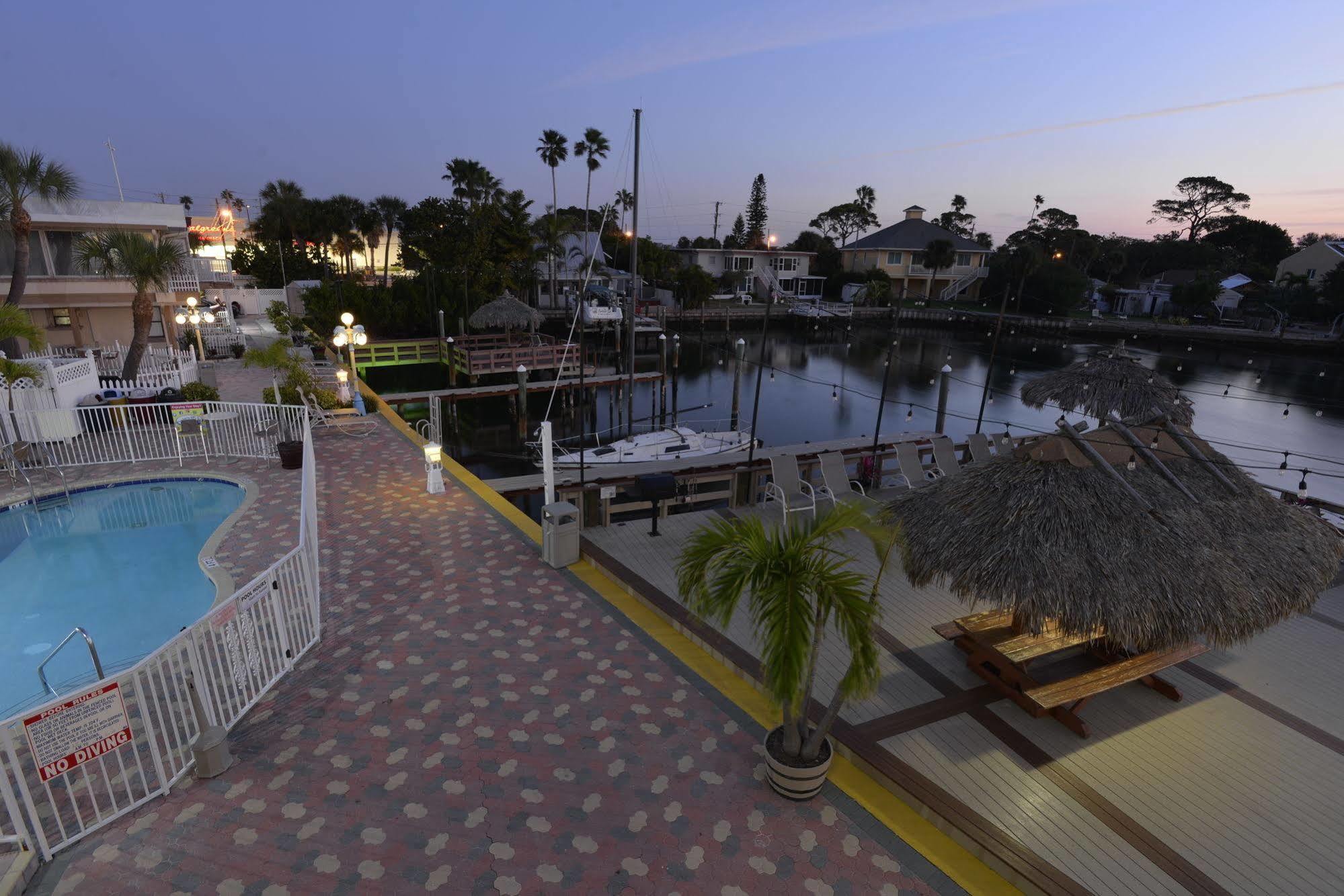 Bay Palms Waterfront Resort - Hotel And Marina เซนต์พีทบีช ภายนอก รูปภาพ